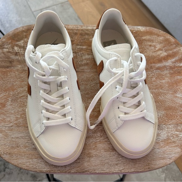New Veja Campo Sneakers White Cognac Free People - Picture 4 of 7